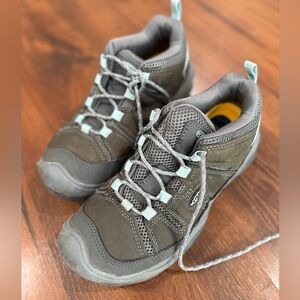 Keen Circadia Vent Low Height Hiking Shoes Steel Grey Cloud Blue 1026776 Sz 7.5